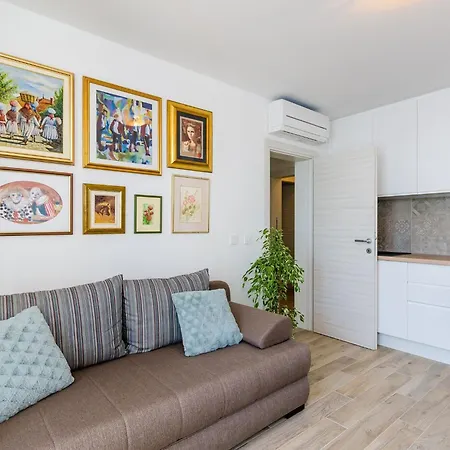 Apartment Lazarin - One Bedroom With Balcony And Sea View 2 Mali