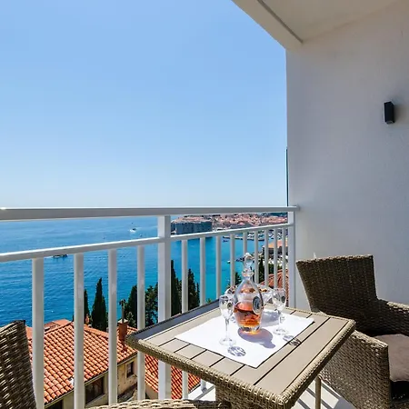 Lazarin - One Bedroom With Balcony And Sea View 2 Mali Apartment